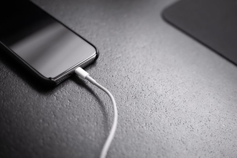 avoid risks charging - Avoid These 5 Risks When Charging Gadgets in Your Car's USB Ports