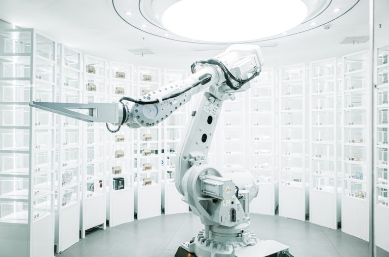 smart factories machine - Smart Factories: How AI and Machine Learning are Revolutionizing Manufacturing Intelligence